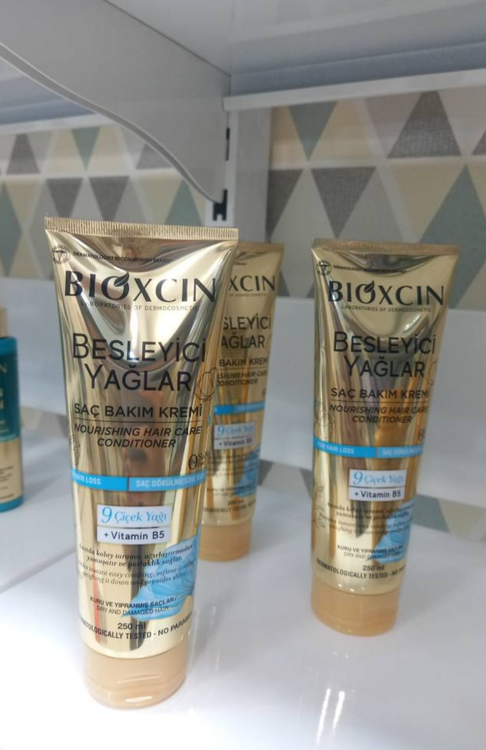 ماسک موی بدون سولفات بیوکسین Bioxcin حاوی ۹ گیاه با خاصیت ضد ریزش و تغذیه کننده برای موهای خشک(واردات قانونی از منطقه آزاد ارس)